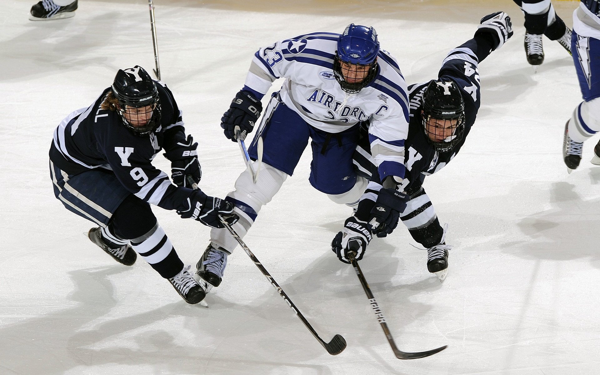 “FIFA严打关联俱乐部，莱昂或失参赛资格”